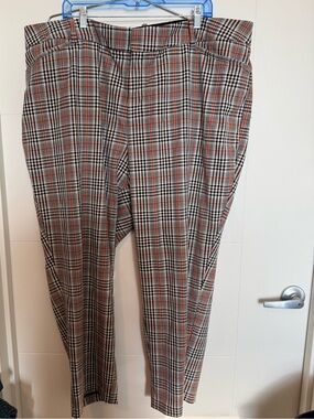 Ava & Viv Gray Plaid Dress Pants with Red Accents